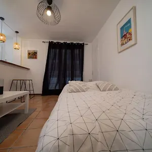 Climatise Tout Equipe 4 Couchages A 6 Minutes De La Gare St Charles , Marseille France